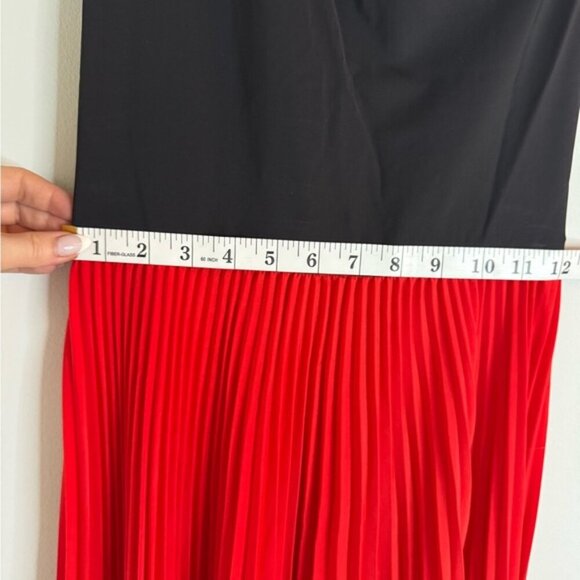 Alexis Two-Tone Designer Dress – Black & Red Pleated – Size Small - Picture 10 of 13